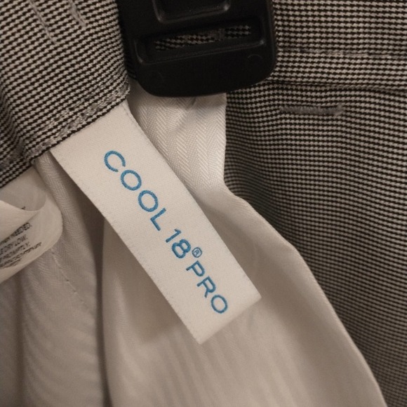 Cool 18 Pro Flat Front Golf Shorts. Men's Size 40. Gray Checkered. - Picture 4 of 5